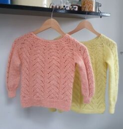 Alternative view of Ellens sweater barn