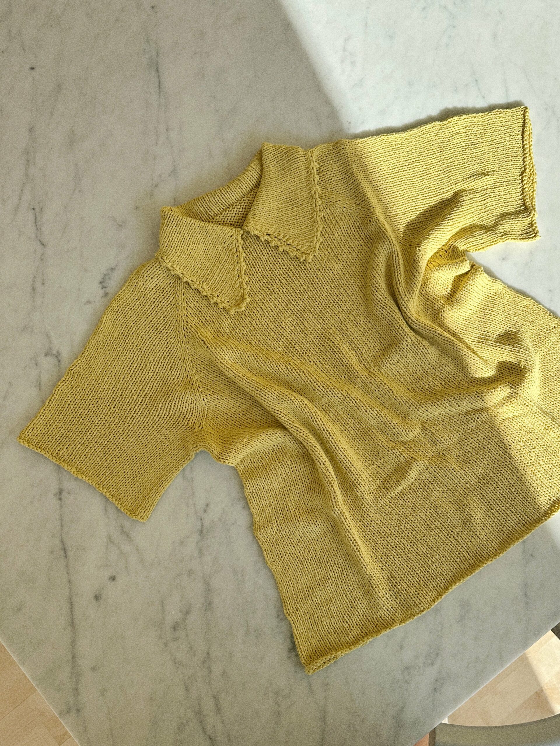 Lace Polo Tee — strikkekit