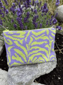 My Little Zebra 2022-7 – broderikit fra Pomp Stitch