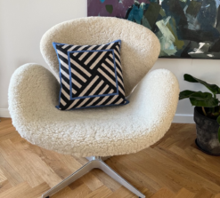 Cirkus striber, koksgrå – broderikit fra Pomp Stitch
