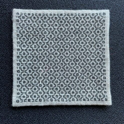 Blackwork kaffebrikker – broderikit - Billede 3