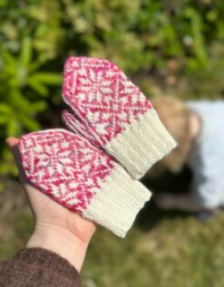 Nora Mittens Junior — strikkekit