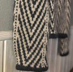 Alternative view of Arrow Sweater — garnpakke