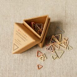 Cocoknits Triangle Stitch Markers - Billede 3